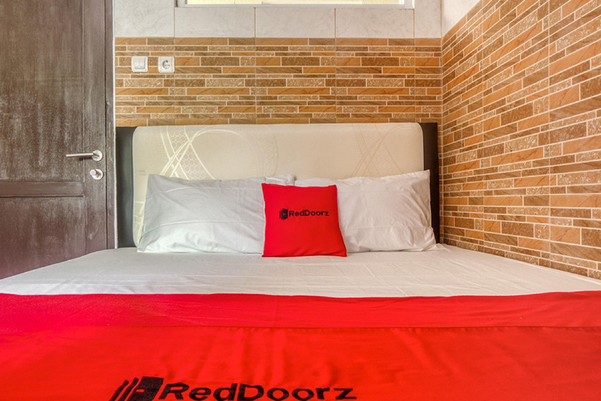Hotel Reddoorz @ Panglima Polim 2 Jakarta Exterior foto